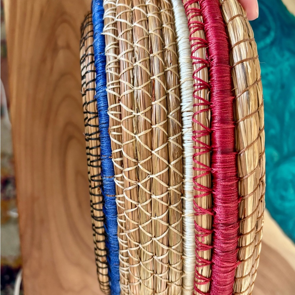 Signed Pamela Caskey Handcrafted Patriotic Oval Pine Needle & Sweetgrass Basket - Picture 5 of 7